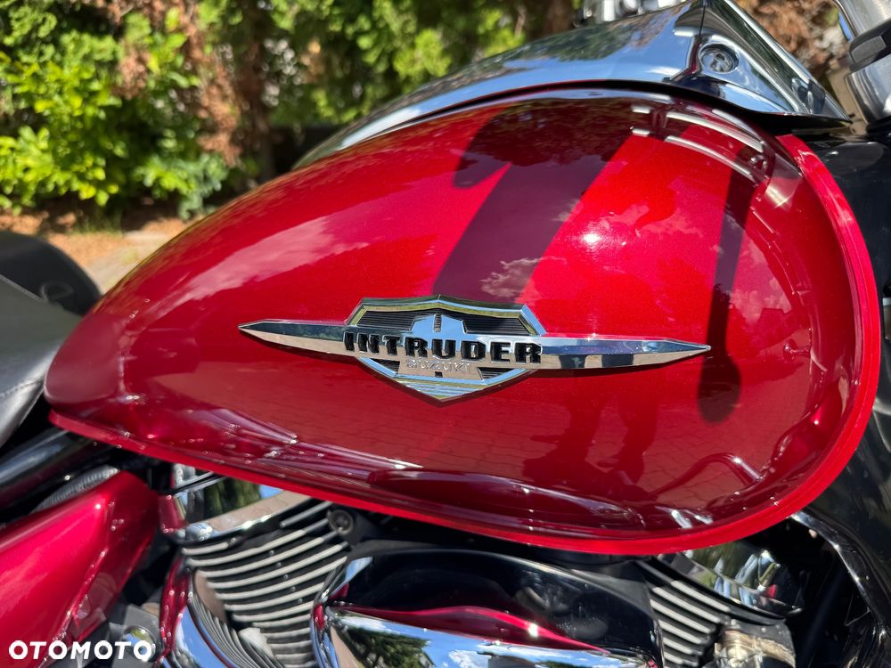 Suzuki Intruder - 25