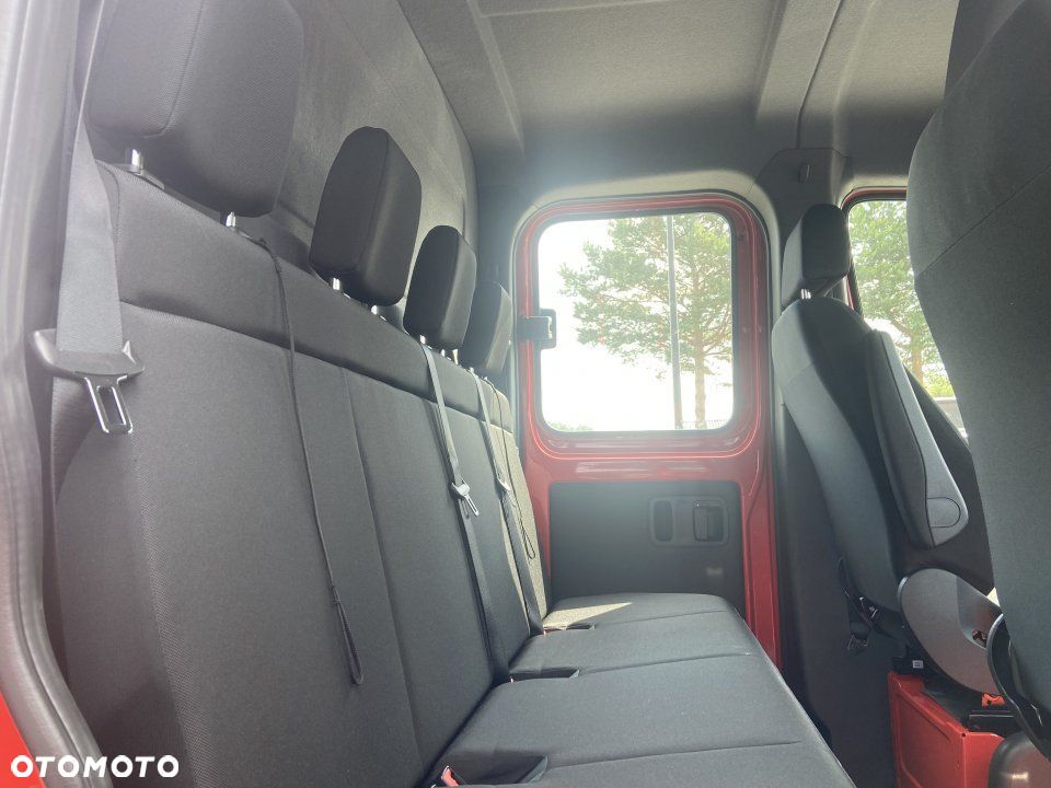 Mercedes-Benz Sprinter - 12