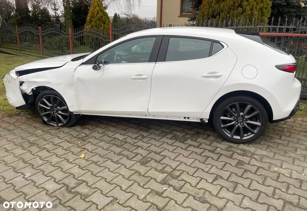 Mazda 3 e-SKYACTIV-G 2.0 M HYBRID - 4