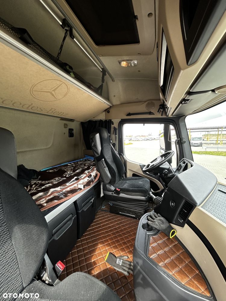 Mercedes-Benz Actros - 14