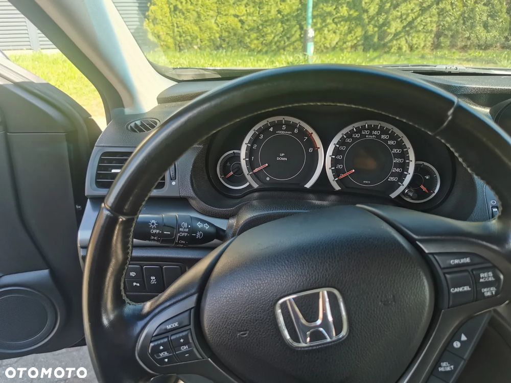 Honda Accord 2.0 Executive - 19
