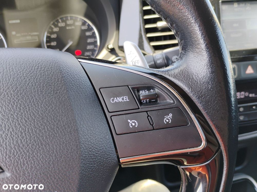 Mitsubishi Outlander 2.0 Intense 4WD CVT - 21