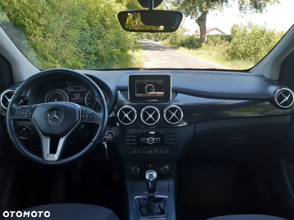 Mercedes-Benz Klasa B 180 Edition - 9