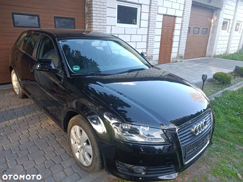 Audi A3 Sportback 1.6 TDI DPF Ambiente - 3