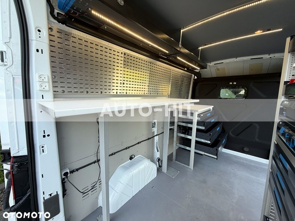 Ford Transit - 18