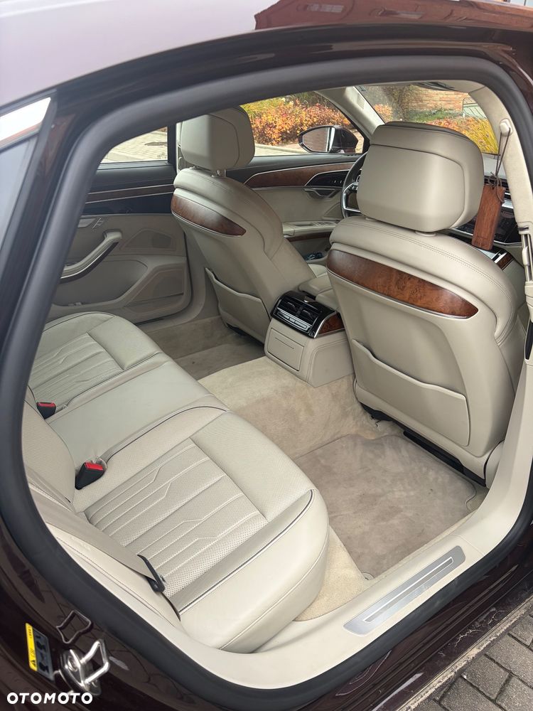 Audi A8 - 8
