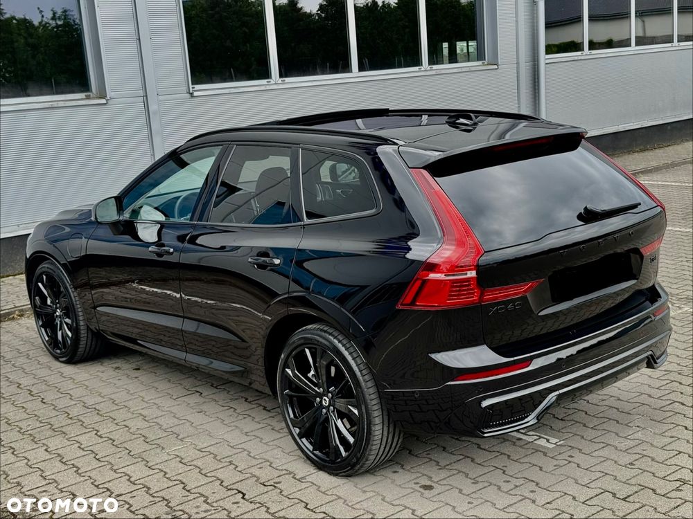 Volvo XC 60 T8 AWD Ultra Black Edition - 11