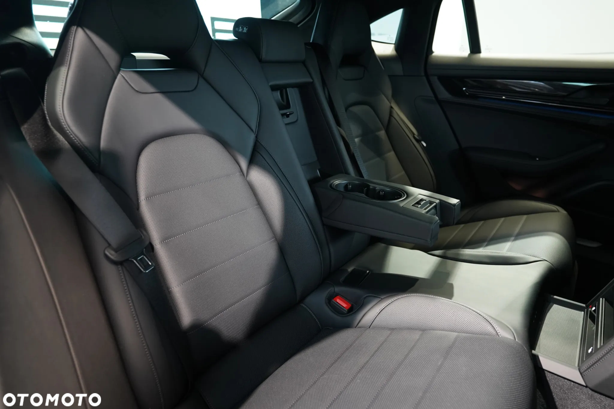 Porsche Panamera 4 - 11