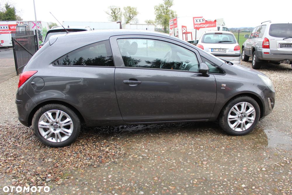 Opel Corsa 1.4 16V Satellite - 4