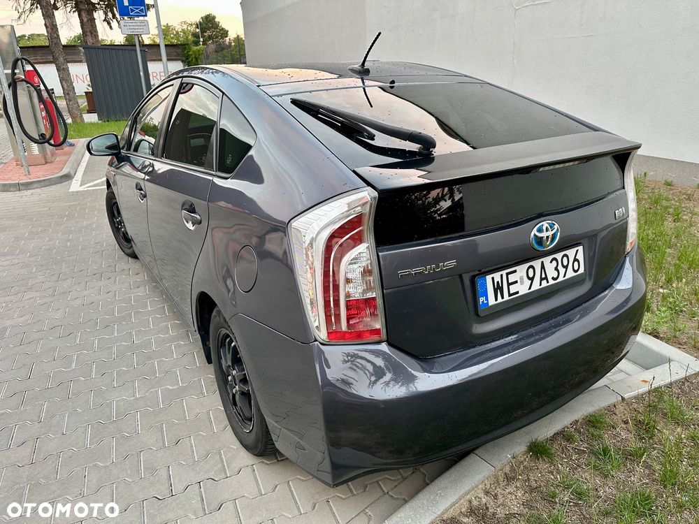 Toyota Prius 1.8 HSD Premium - 11