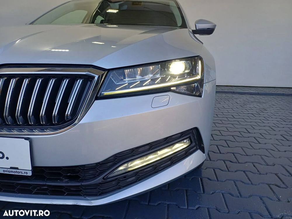 Skoda Superb 2.0 TDI DSG Ambition - 36