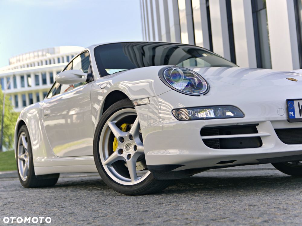 Porsche 911 Carrera 4 Tiptronic S - 11