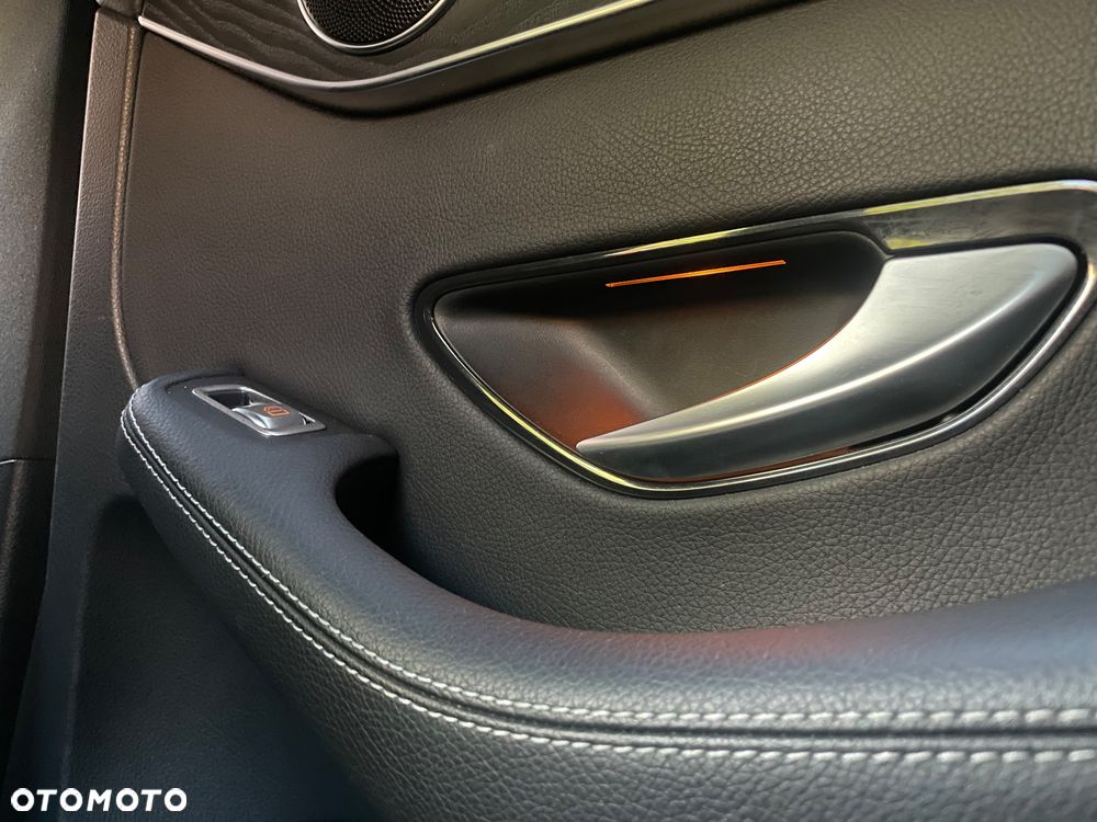 Mercedes-Benz GLC 220 d 4Matic 9G-TRONIC AMG Line - 32