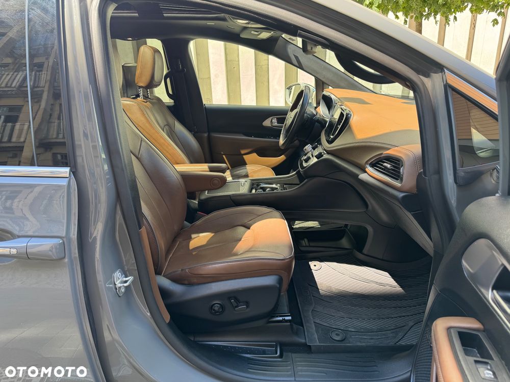 Chrysler Pacifica - 20