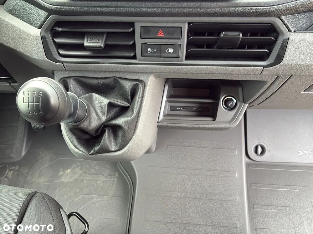 Volkswagen Crafter 35 Furgon L4H3, 2.0 TDI 140 KM, Wysoki dach, r. o. 4490mm - 33