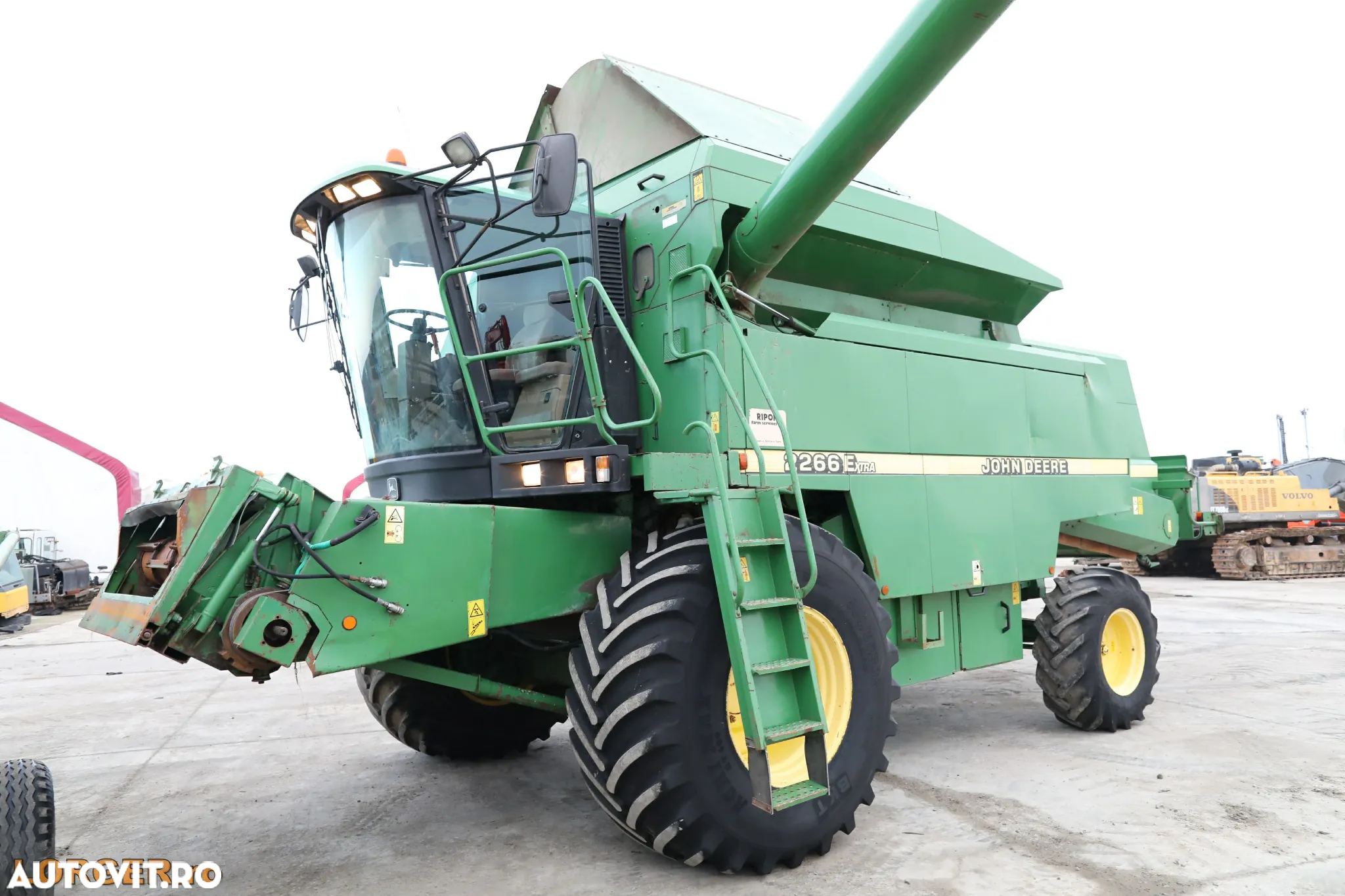 John Deere 2266 - 8