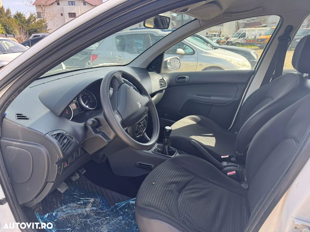 Peugeot 206+ - 7