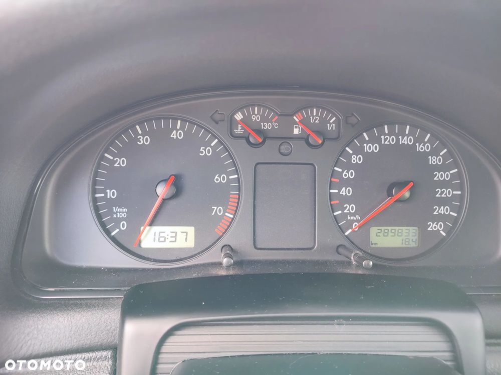 Volkswagen Passat 1.6 GL - 5