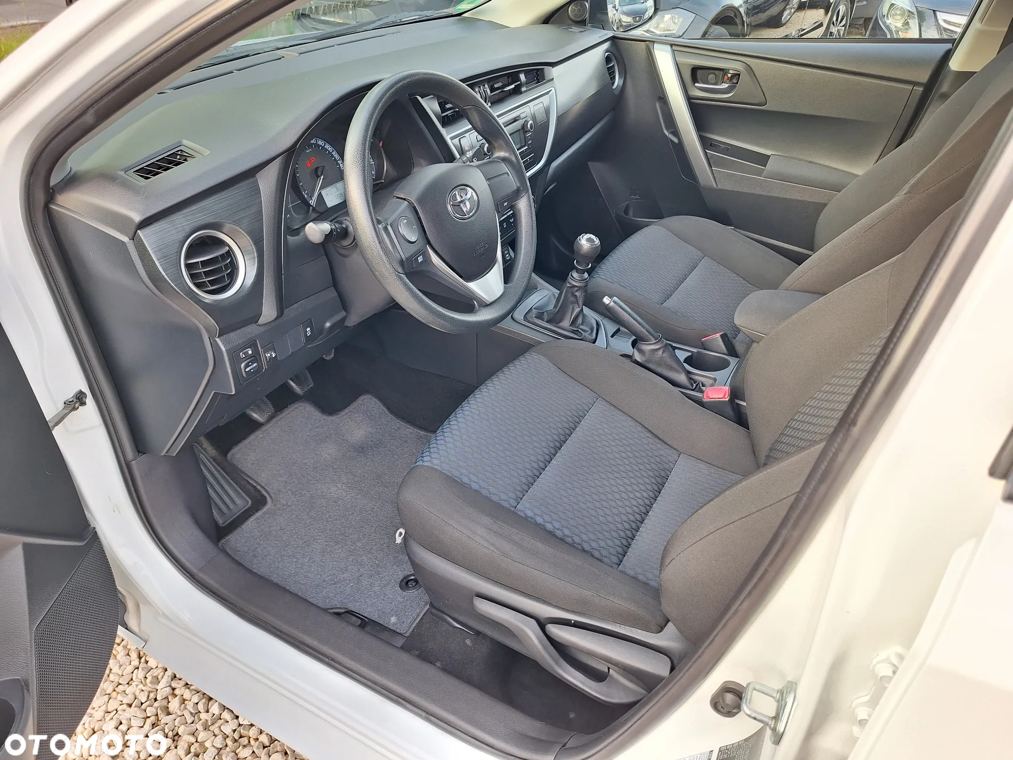 Toyota Auris 1.33 Dual-VVT-i Comfort - 17