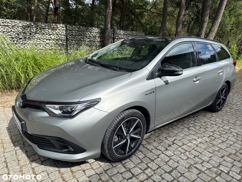Toyota Auris Hybrid 135 Selection - 1