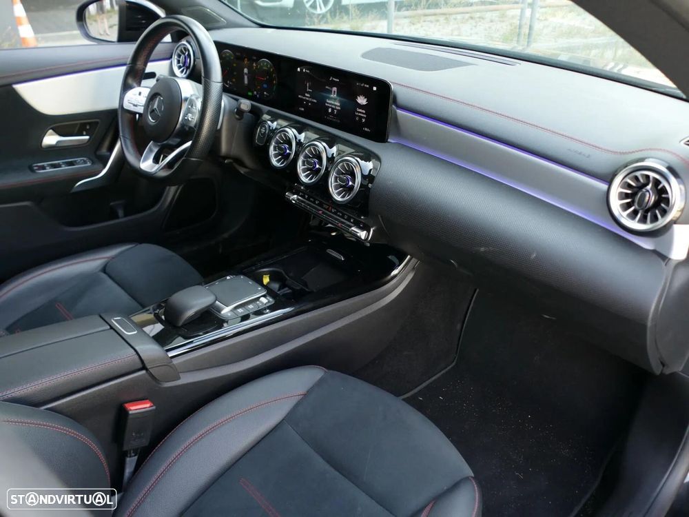 Mercedes-Benz CLA 250 e Shooting Brake AMG Line - 32