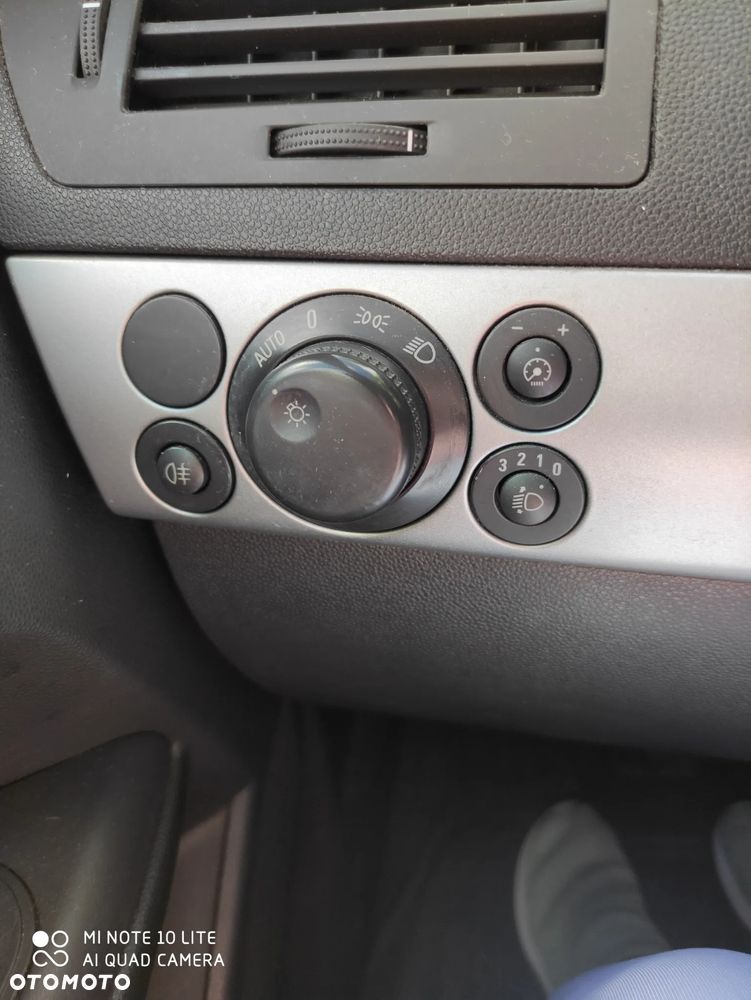 Opel Astra 1.9 CDTI Cosmo - 23