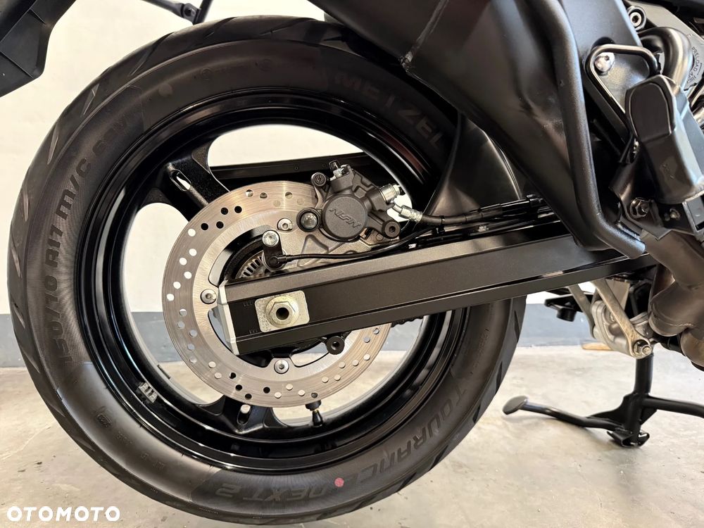 Suzuki V-STROM - 15