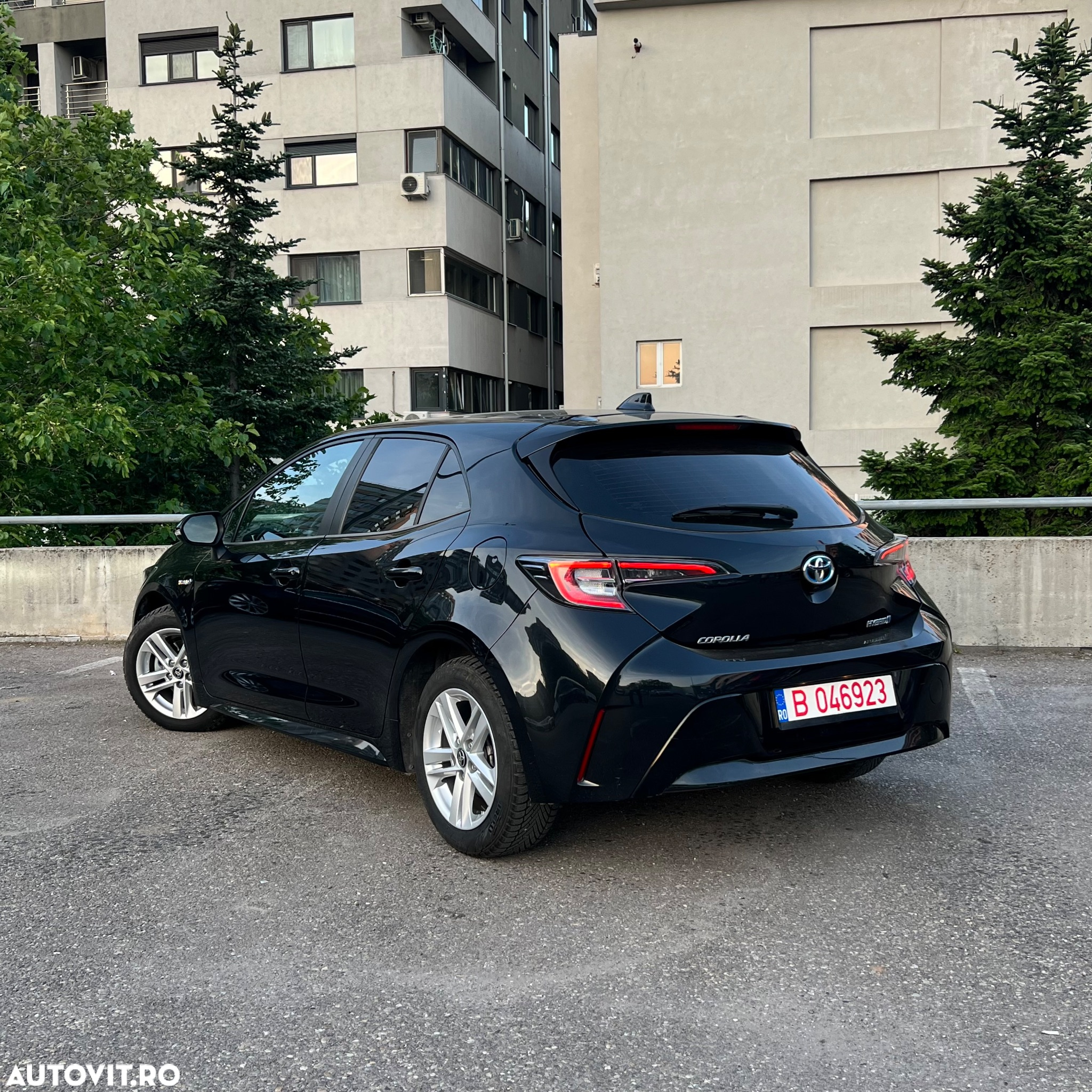 Toyota Corolla 1.8 HSD Business - 3