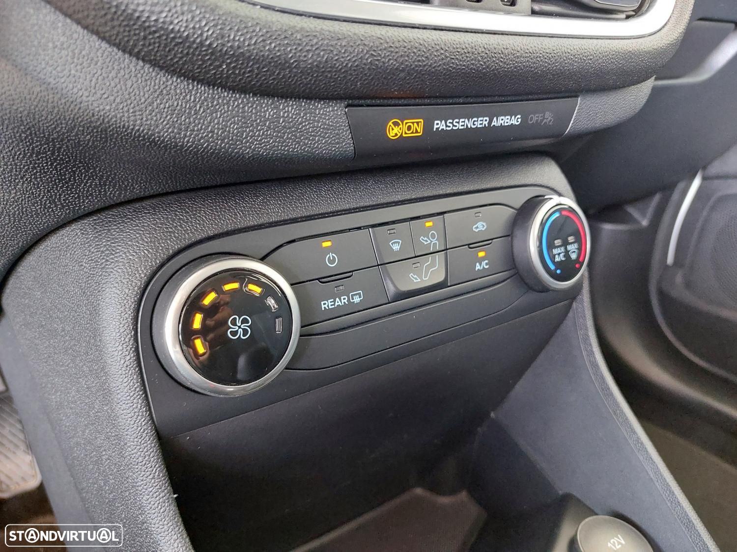 Ford Fiesta 1.0 EcoBoost Connected - 30