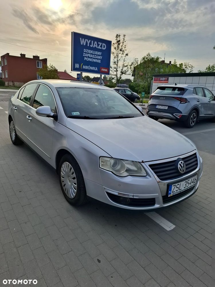 Volkswagen Passat 1.6 Comfortline - 2
