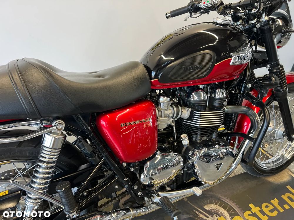 Triumph Bonneville - 33