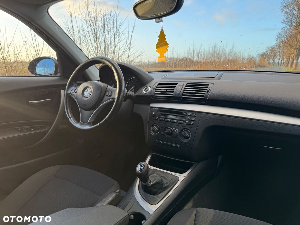 BMW Seria 1 120d DPF Edition Sport - 11