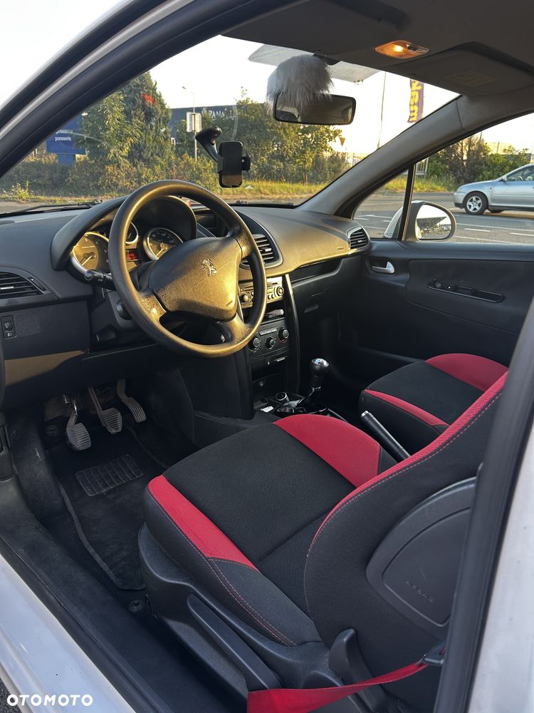 Peugeot 207 - 13