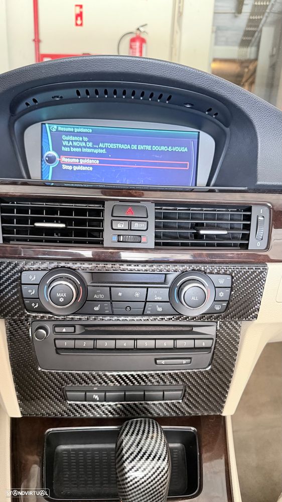 BMW 325 i Auto — fotografia 11