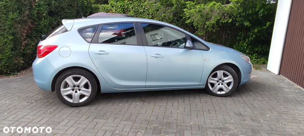 Opel Astra 1.6 Enjoy - 2