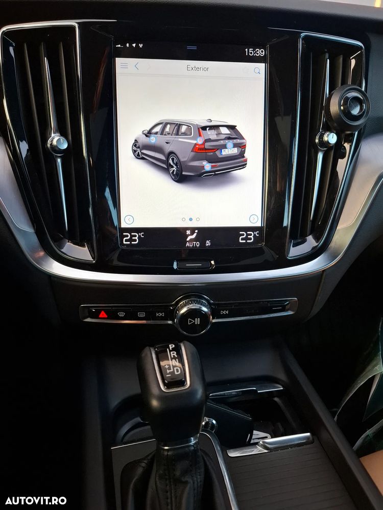 Volvo V60 D3 R-Design - 2