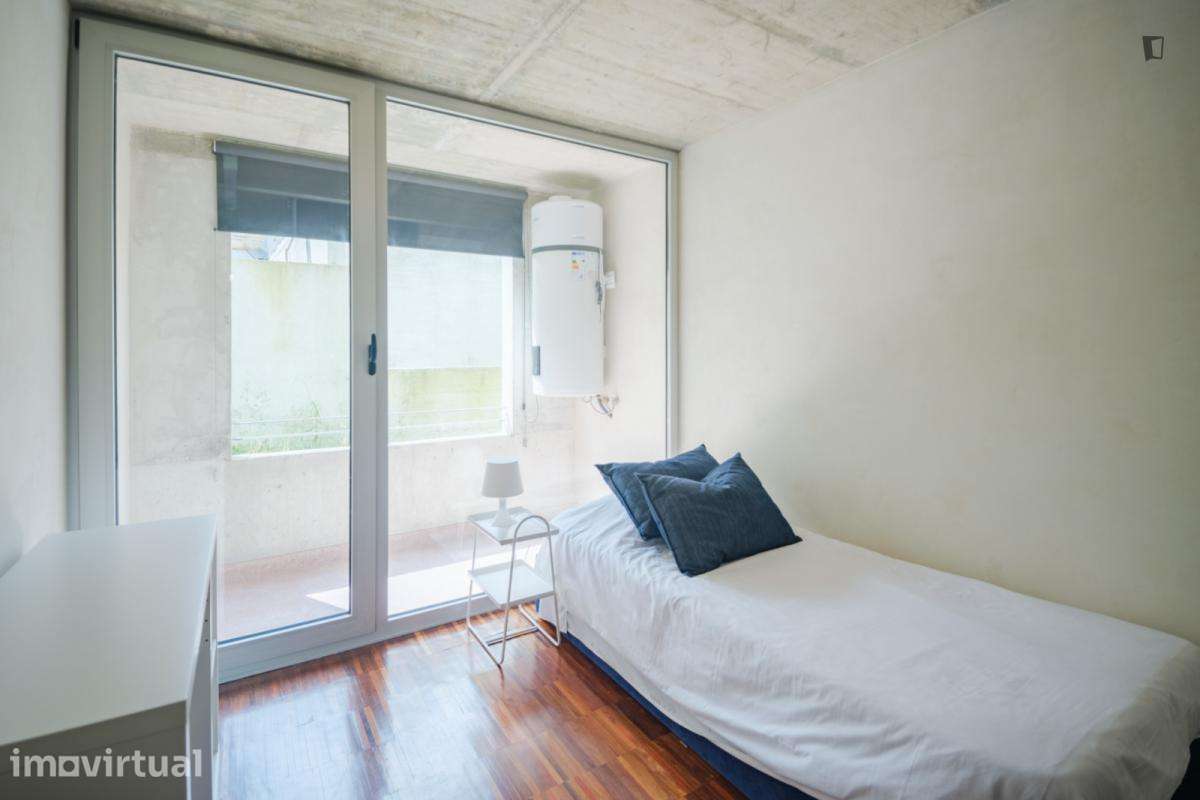 Apartamento com 3 quartos - localizado em Paranhos Porto - Grande imagem: 2/45