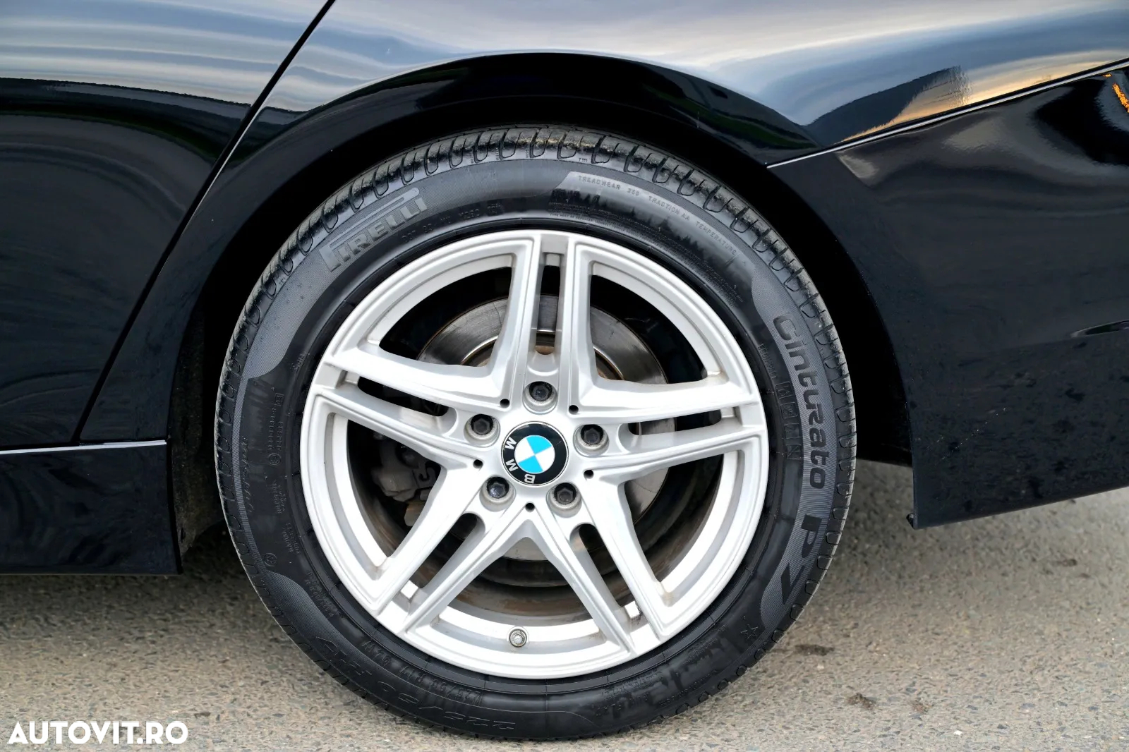 BMW Seria 3 320d Touring xDrive Aut. - 38