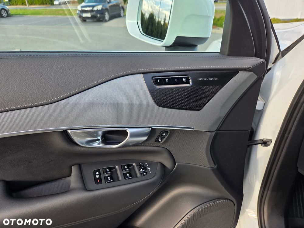 Volvo XC 90 - 8