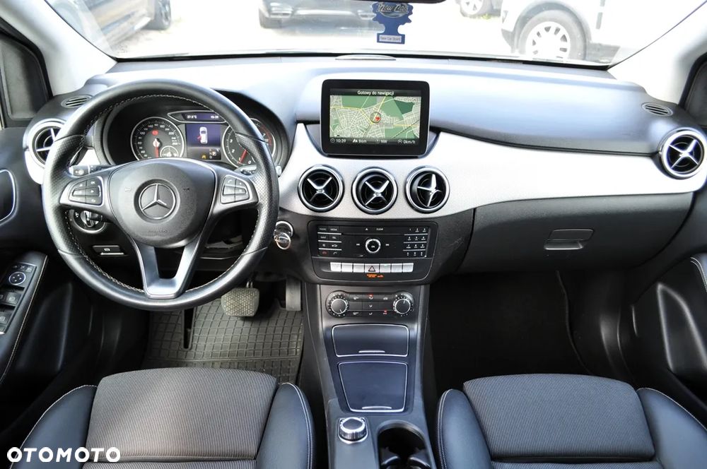 Mercedes-Benz Klasa B 200 7G-DCT UrbanStyle Edition - 23
