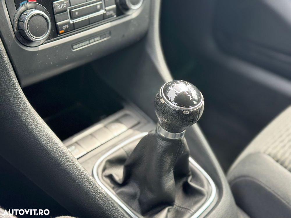 Volkswagen Golf 1.4 Team - 14