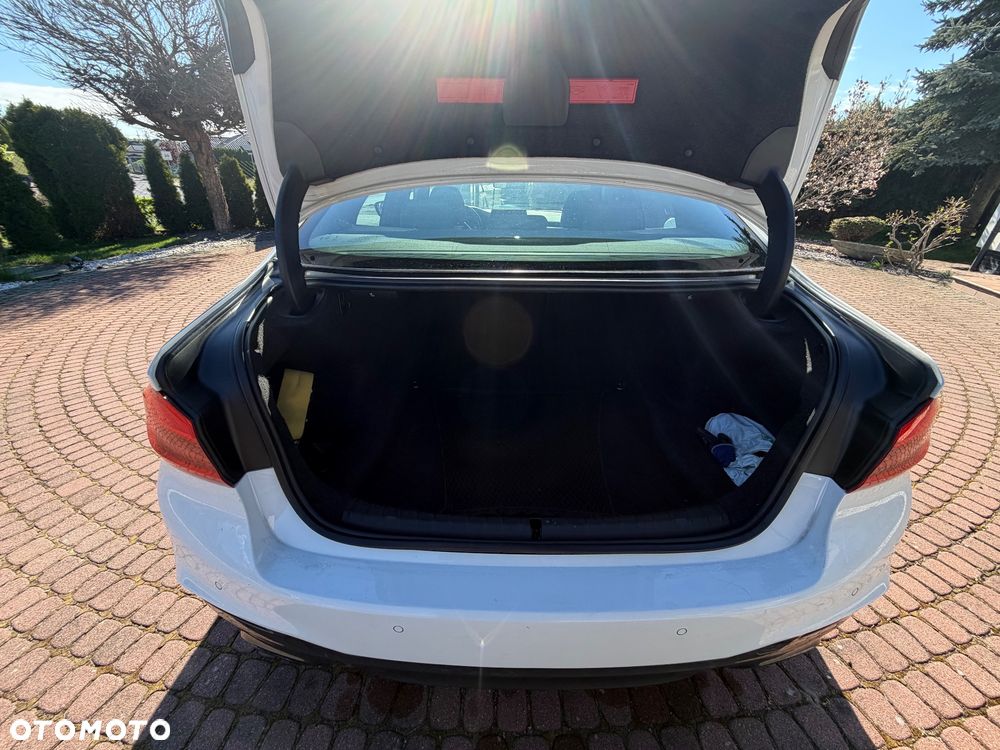 BMW Seria 5 530i xDrive - 6
