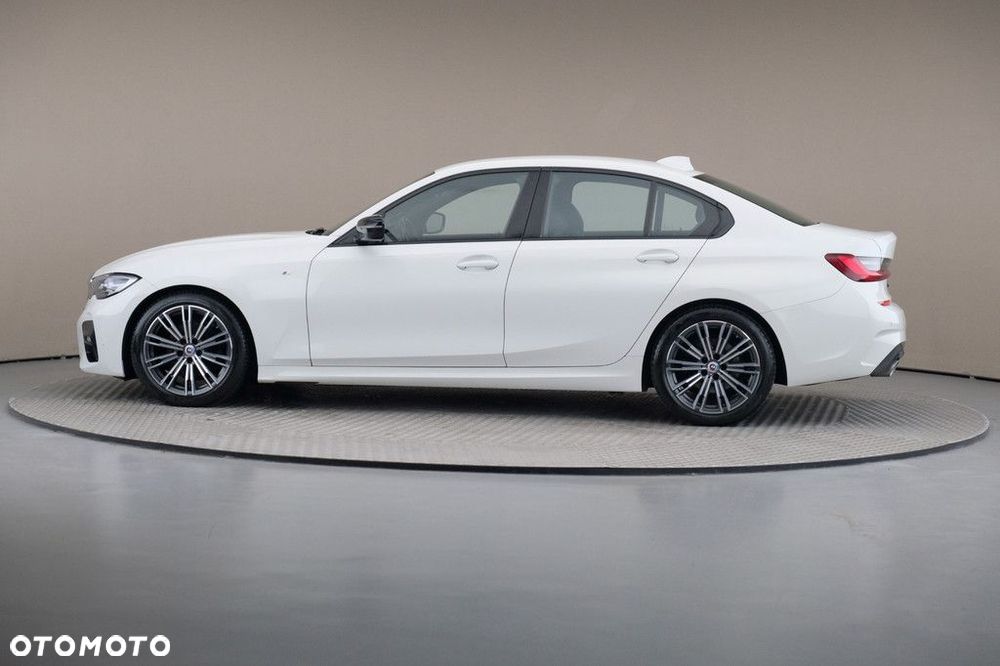 BMW 3 Series 2022 photo 4
