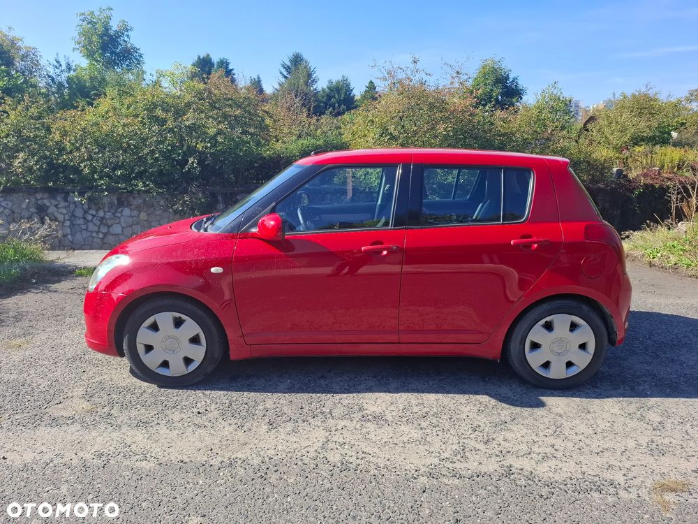 Suzuki Swift 2007 photo 3