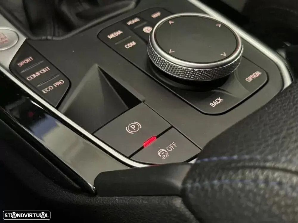 BMW 116 d Pack Desportivo M - 37