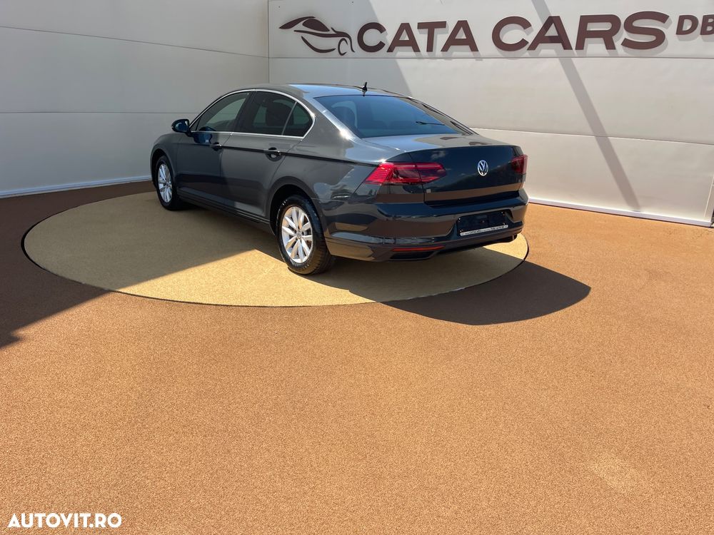 Volkswagen Passat 1.6 TDI SCR DSG Business - 10