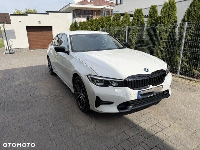 BMW Seria 3 320d Sport Line - 4