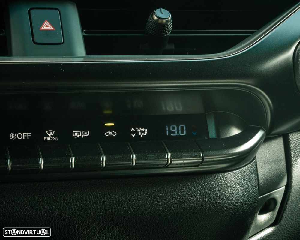 Lexus UX 250h Sport (Ecrã 12.3) - 35