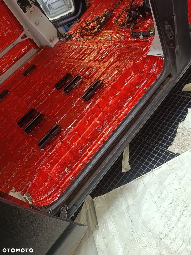 Volkswagen Caravelle L1 4Motion - 26