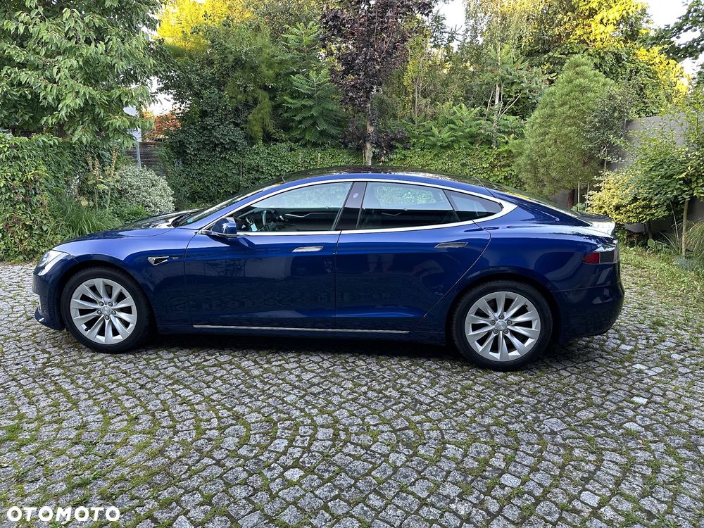 Tesla Model S - 9